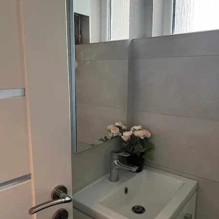 Daire Lovely Flat In The Center Self-check